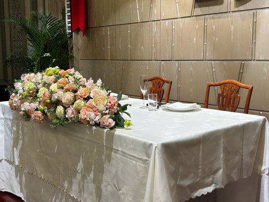 《生花》ピンクバラとトルコキキョウのメインテーブル《結婚式 生花 フラワー ブライダル》