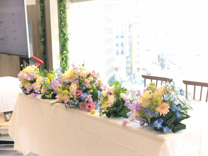《生花》優しい色合いのパステルカラーメインテーブル《結婚式 生花 フラワー ブライダル》
