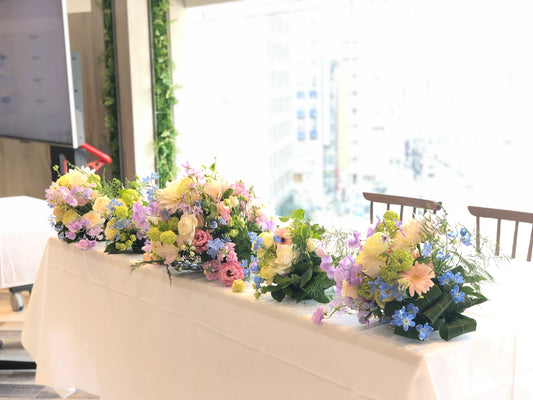 《生花》優しい色合いのパステルカラーメインテーブル《結婚式 生花 フラワー ブライダル》