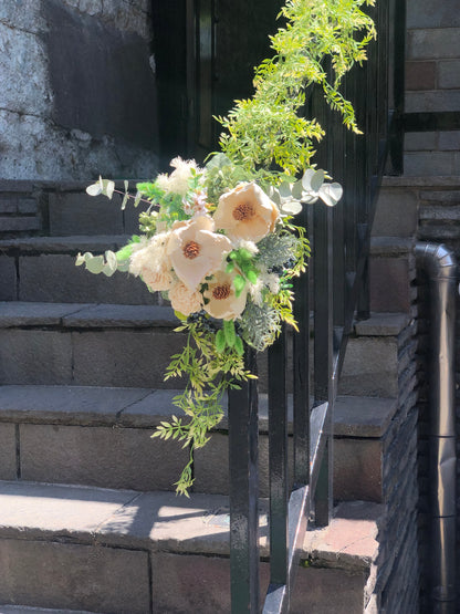 《造花・生花》パームフラワーとユーカリの会場装花・生花を使用した会場装花《結婚式 生花 フラワー ブライダル》
