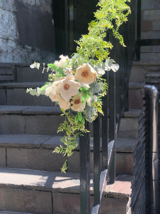 《造花・生花》パームフラワーとユーカリの会場装花・生花を使用した会場装花《結婚式 生花 フラワー ブライダル》