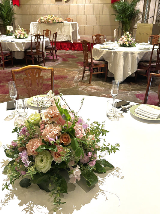 《生花》ピンクバラとトルコキキョウのゲストテーブル《結婚式 生花 フラワー ブライダル》