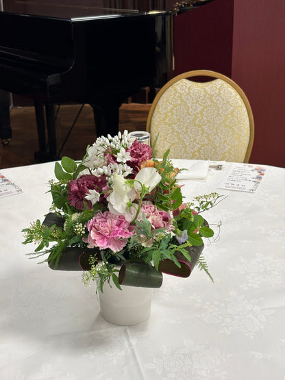 《生花》オレンジとくすみピンクのグラデーションゲストテーブル《結婚式 生花 フラワー ブライダル》