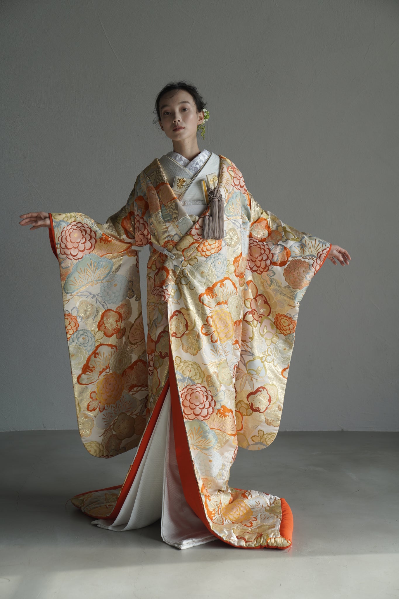 ⾦彩に薫る花綾の舞【結婚式 和装 色打掛 レンタル】 – 結婚式準備
