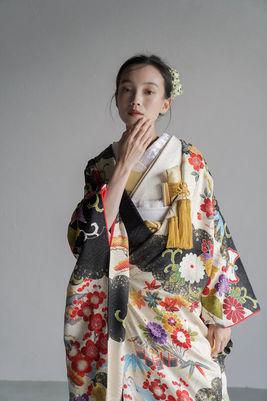 金雲に花々の宴【結婚式 和装 色打掛 レンタル】