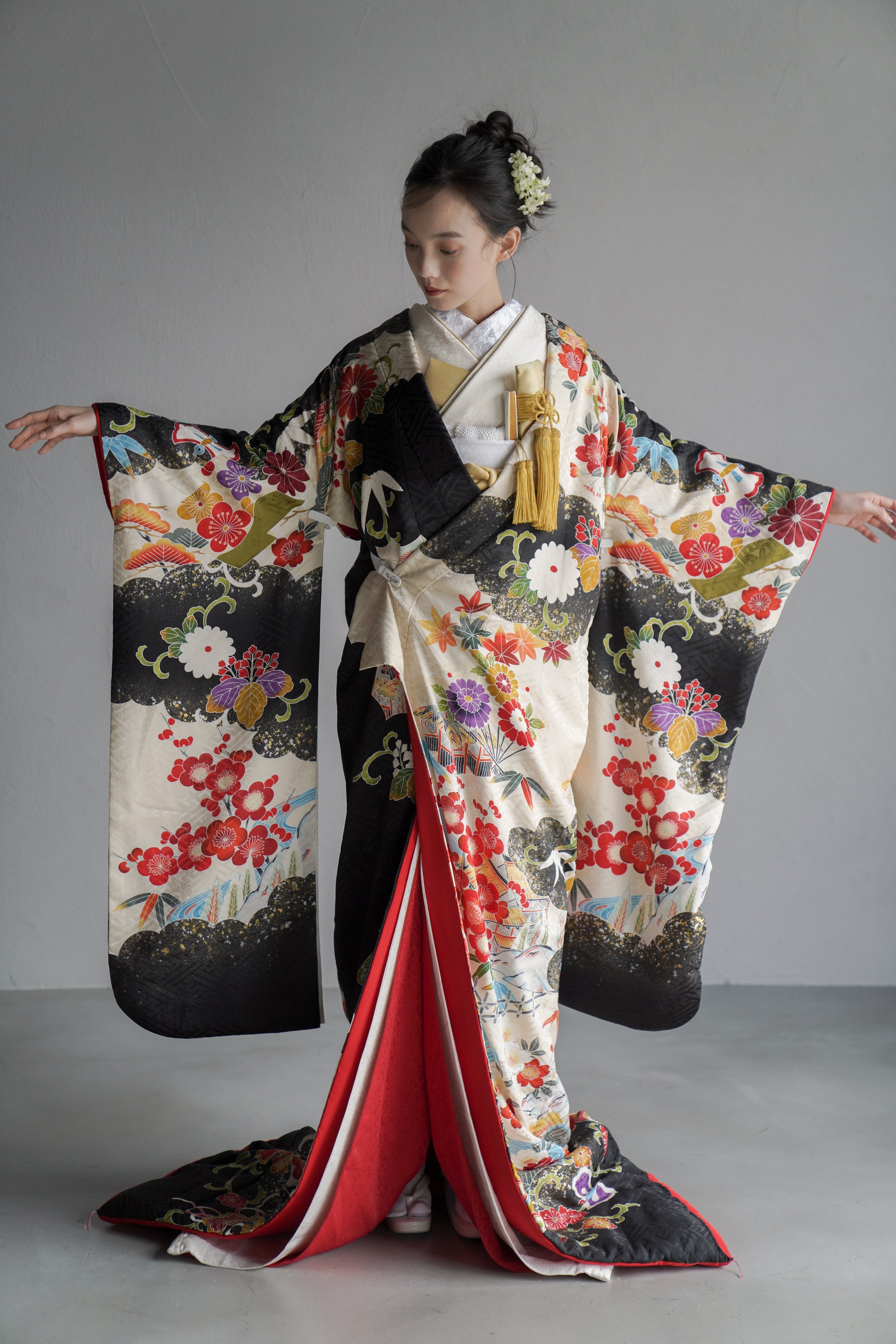 金雲に花々の宴【結婚式 和装 色打掛 レンタル】 – 結婚式準備サイトCORDY