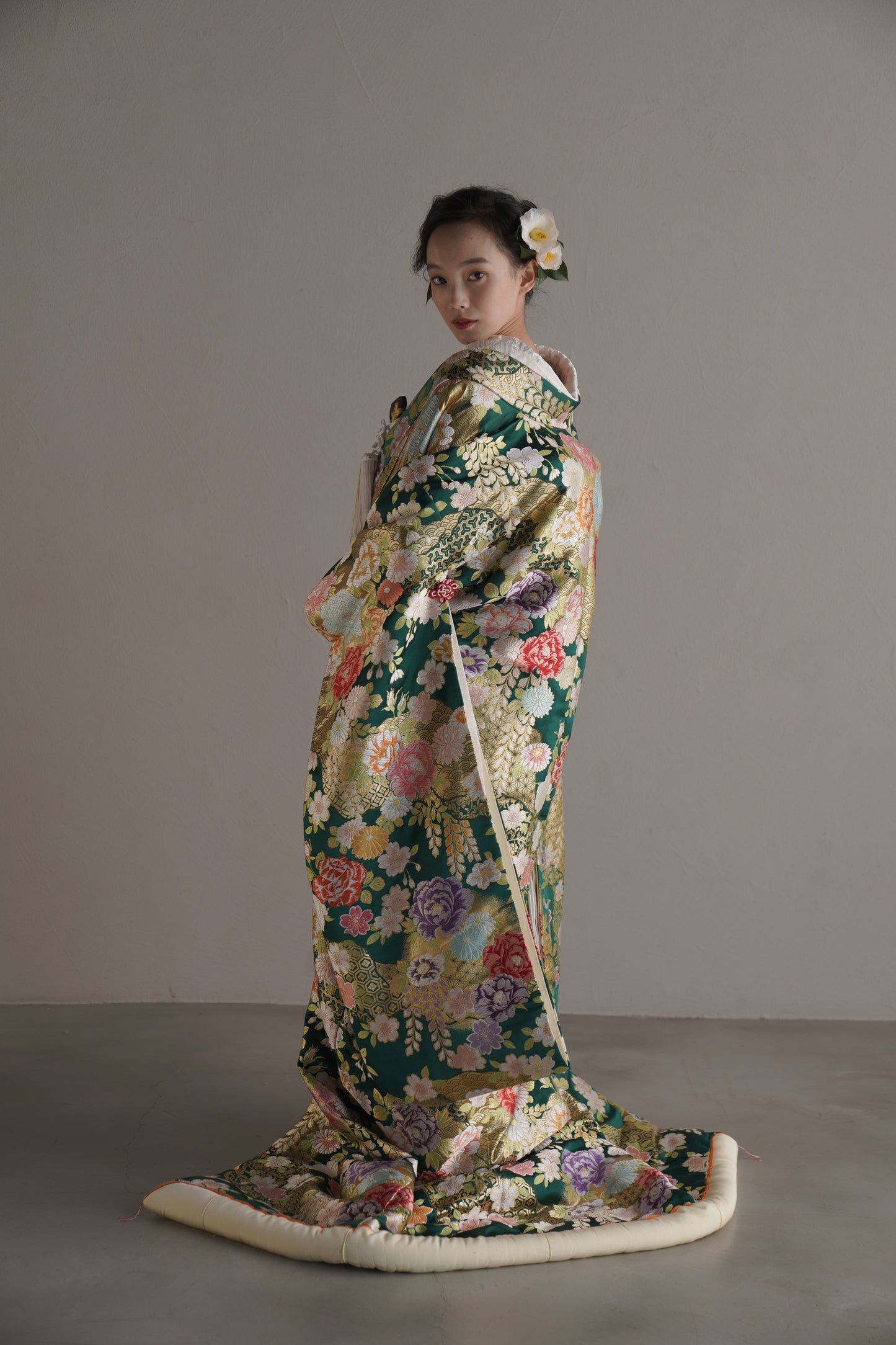 常緑に香る花錦【結婚式 和装 色打掛 レンタル】