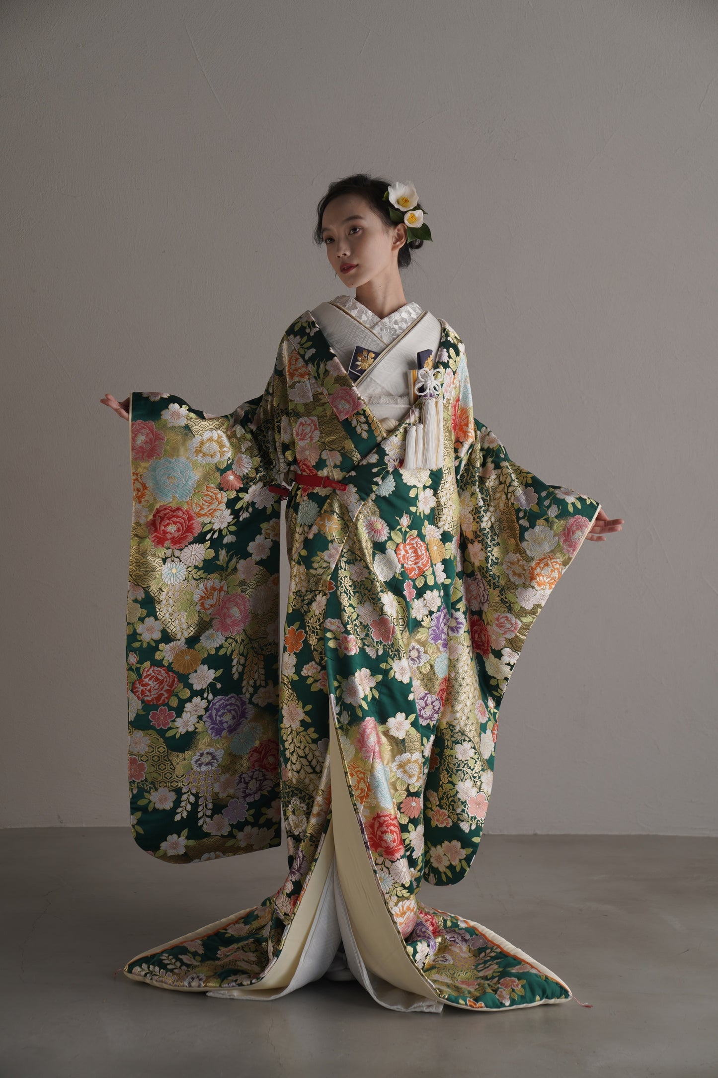 常緑に香る花錦【結婚式 和装 色打掛 レンタル】
