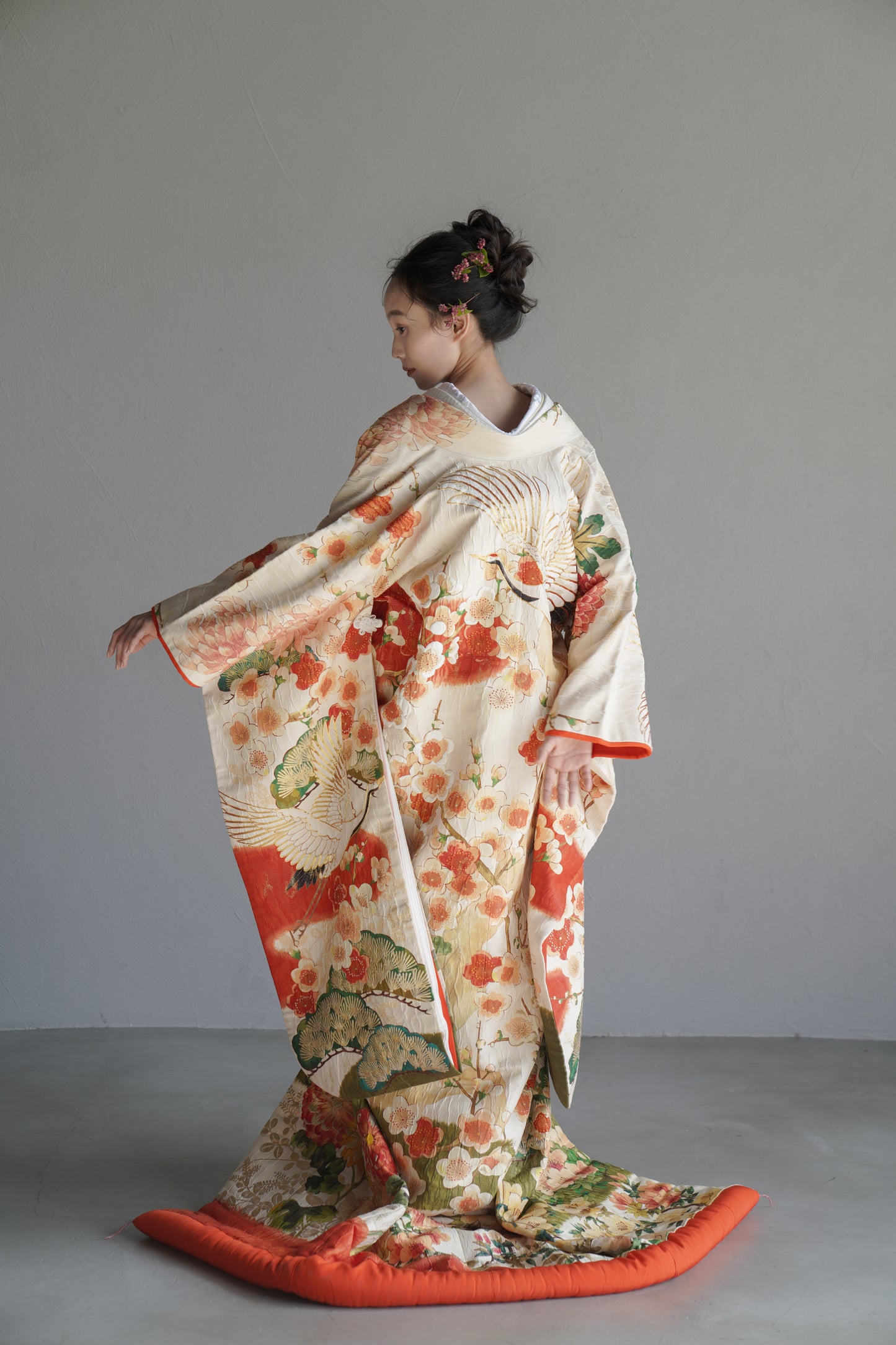 春霞に舞う瑞鶴の華【結婚式 和装 色打掛 レンタル】
