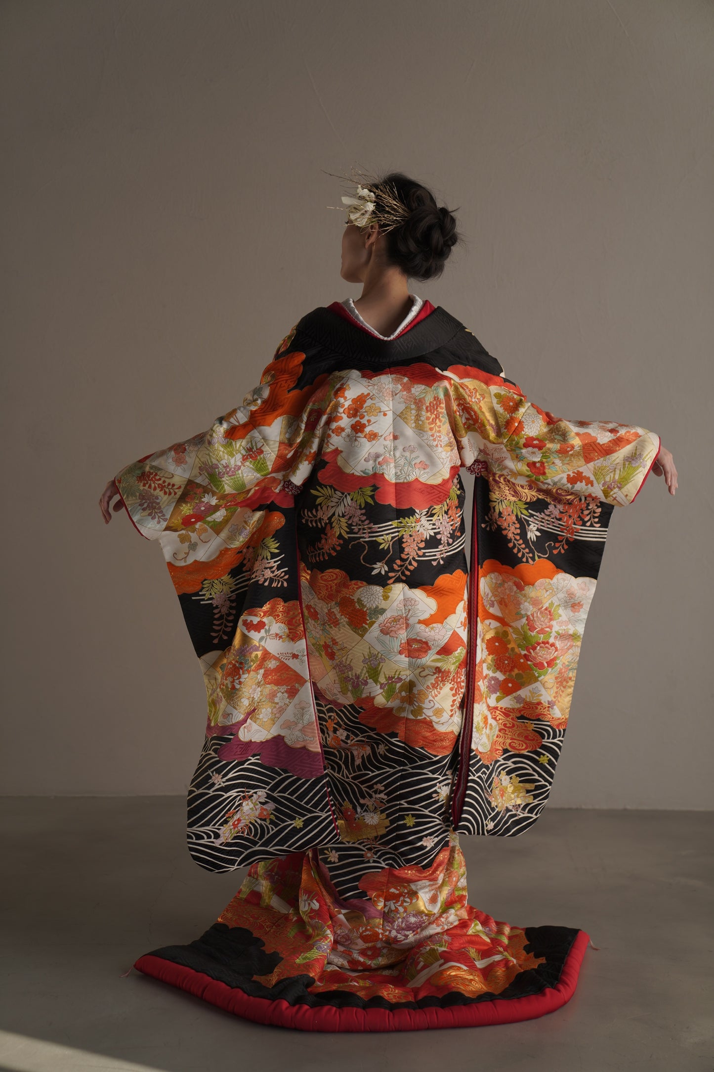 朱黒雲取り錦華【結婚式 和装 色打掛 レンタル】