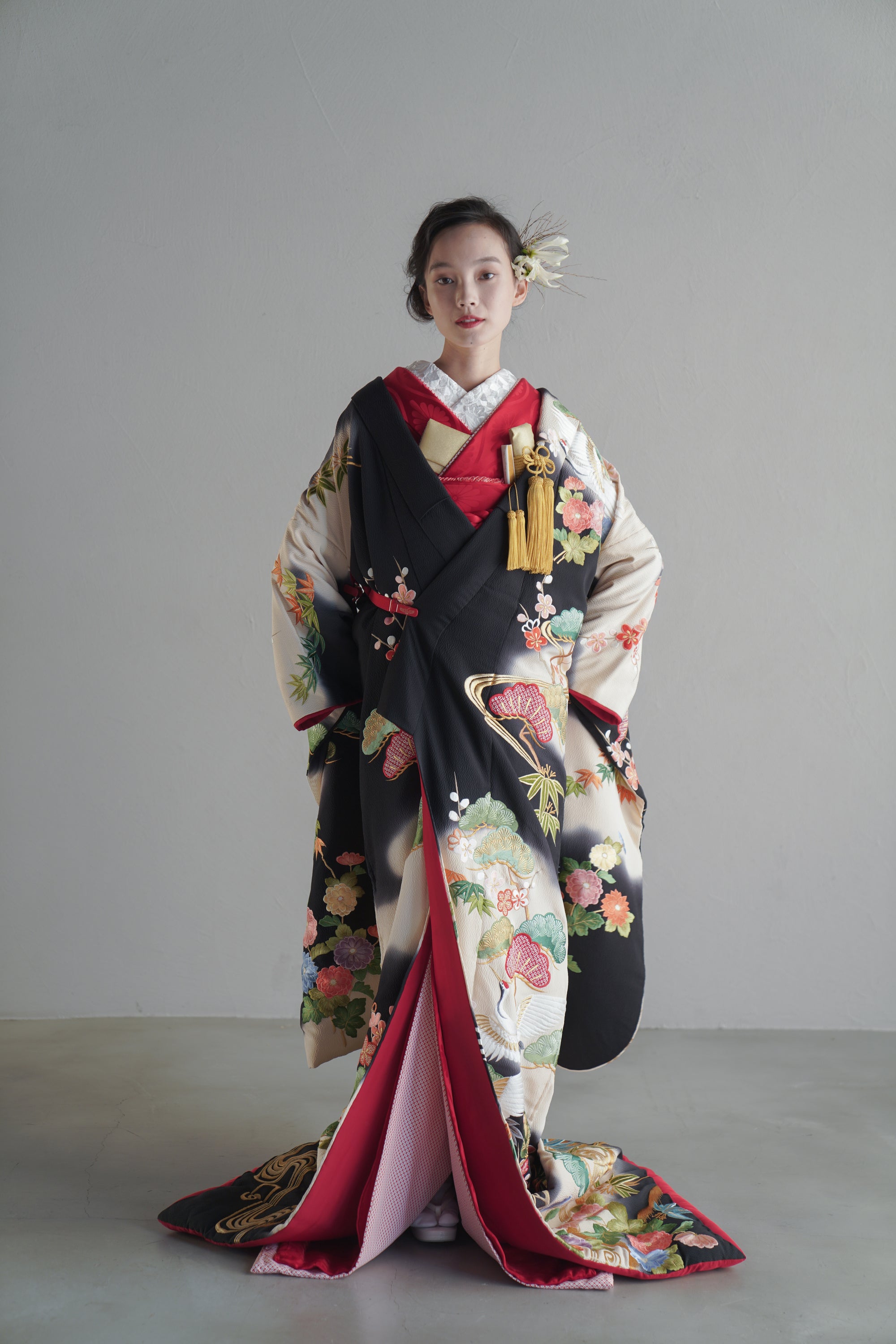 黒霞雲取り瑞華【結婚式 和装 色打掛 レンタル】 – 結婚式準備サイトCORDY