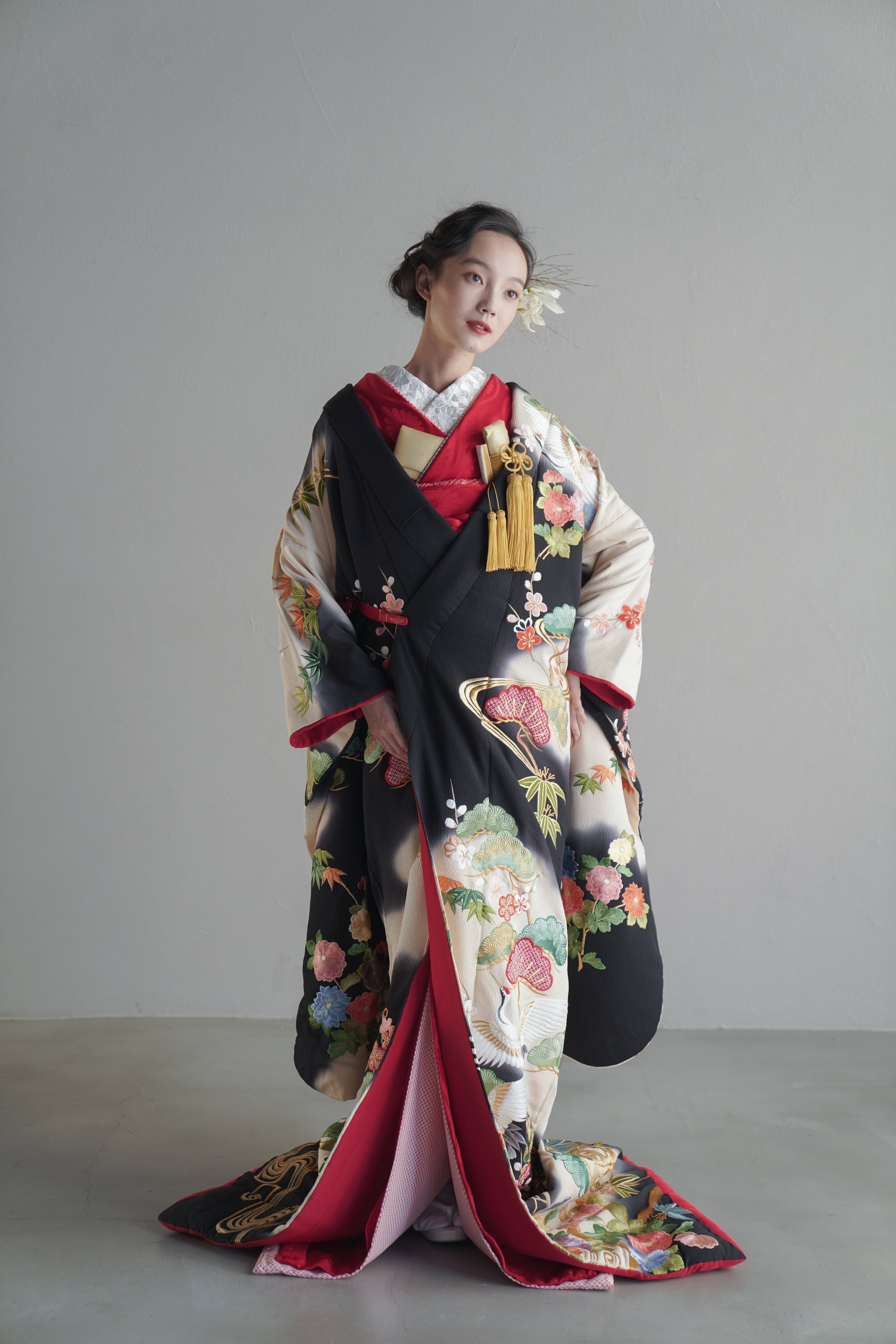 黒霞雲取り瑞華【結婚式 和装 色打掛 レンタル】 – 結婚式準備サイトCORDY