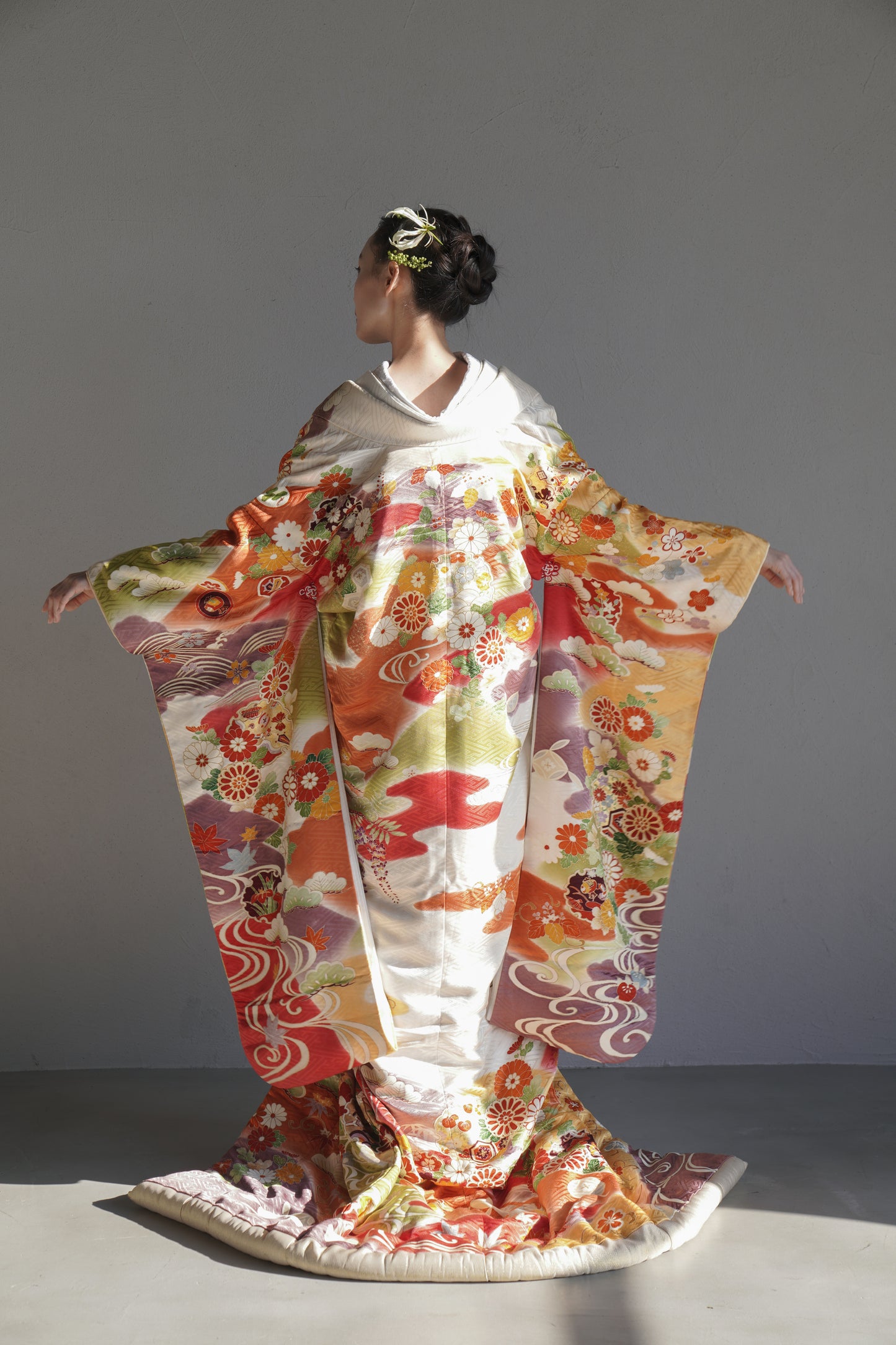 彩雲に花の祝宴【結婚式 和装 色打掛 レンタル】