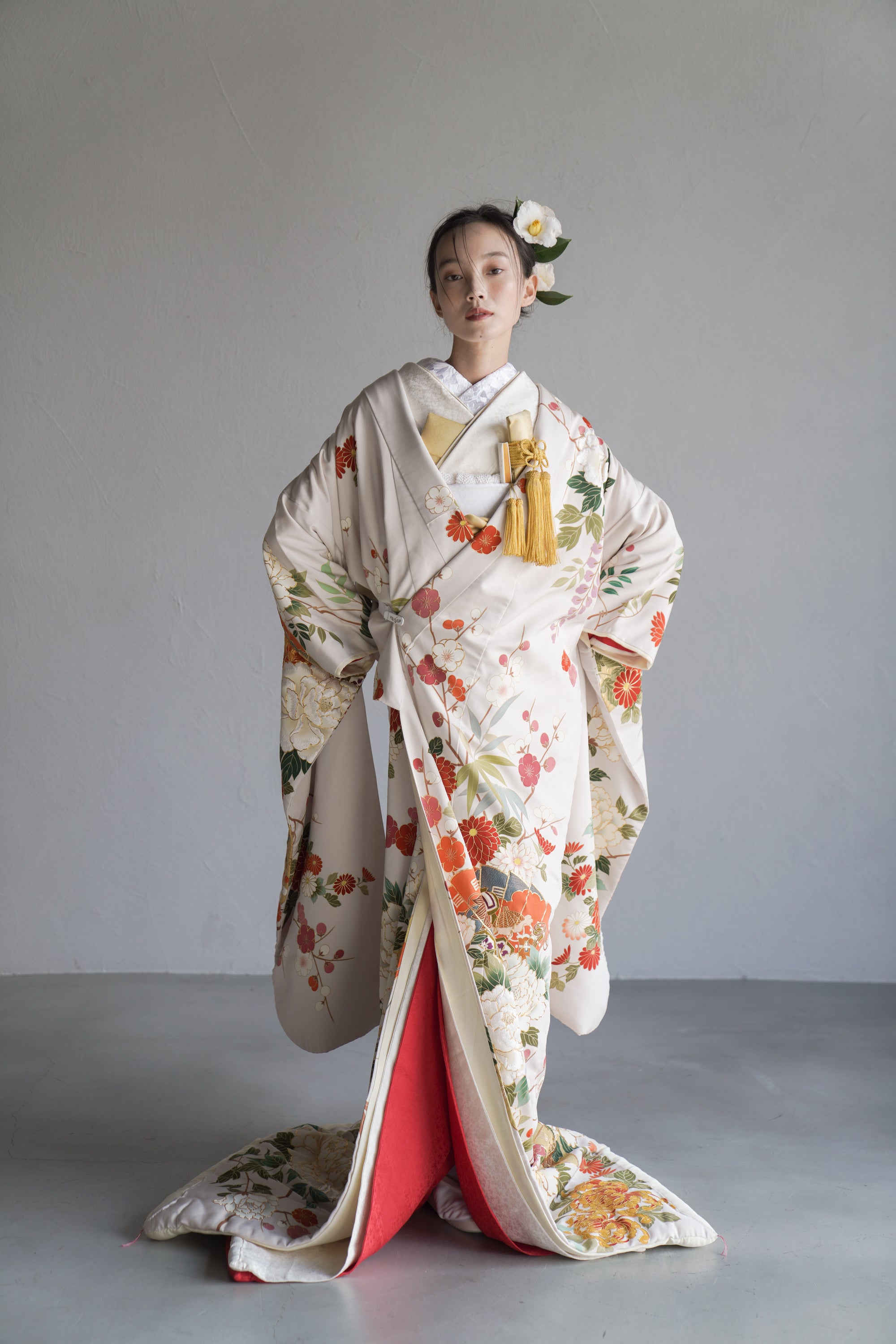 白花の綾【結婚式 和装 色打掛 レンタル】 – 結婚式準備サイトCORDY