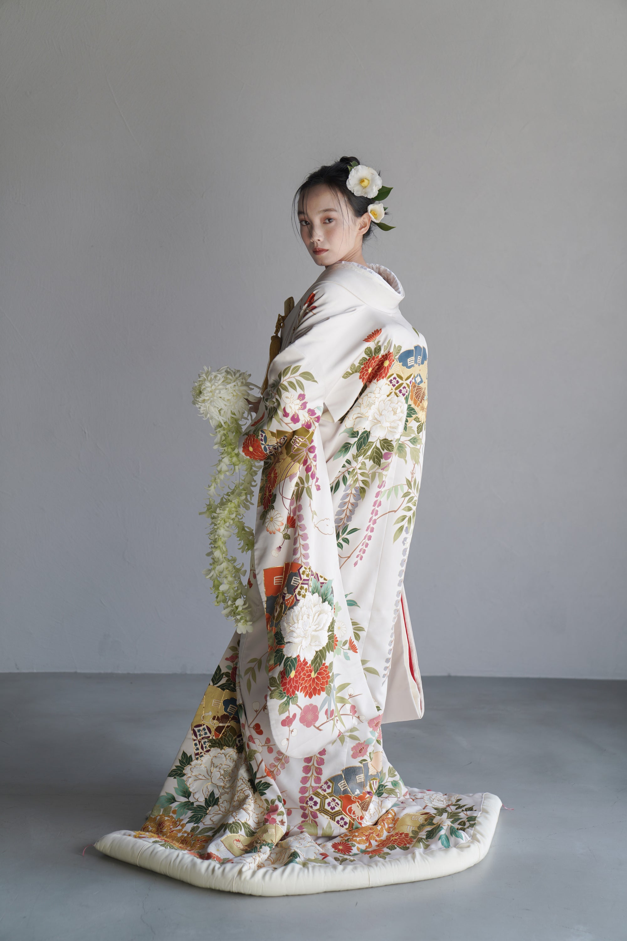 白花の綾【結婚式 和装 色打掛 レンタル】 – 結婚式準備サイトCORDY