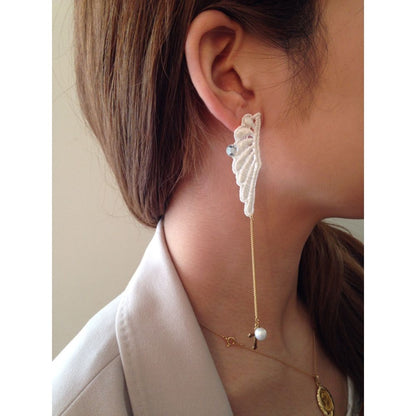羽レースのロングチェーンピアス【右耳用】 【結婚式 ピアス イヤリング】