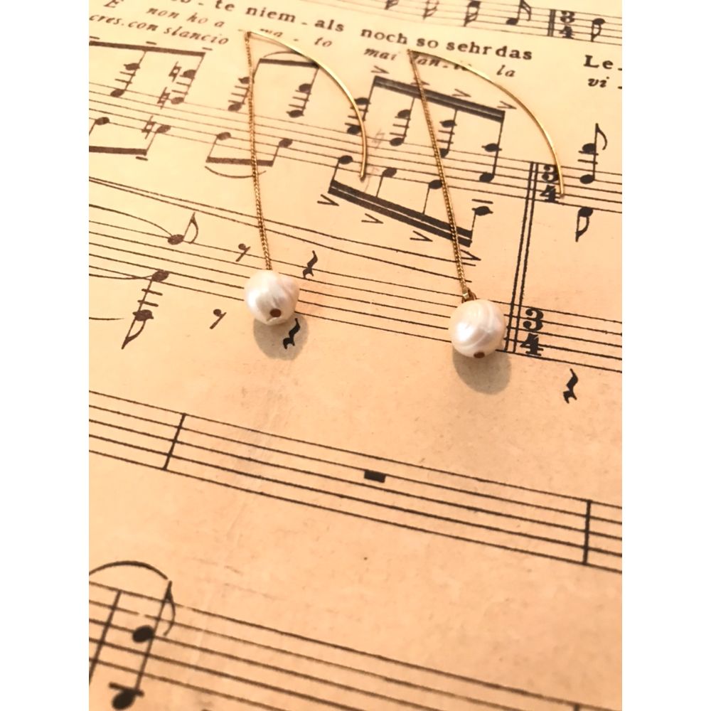 ぷっくり淡水パールのピアス 【結婚式 ピアス イヤリング】