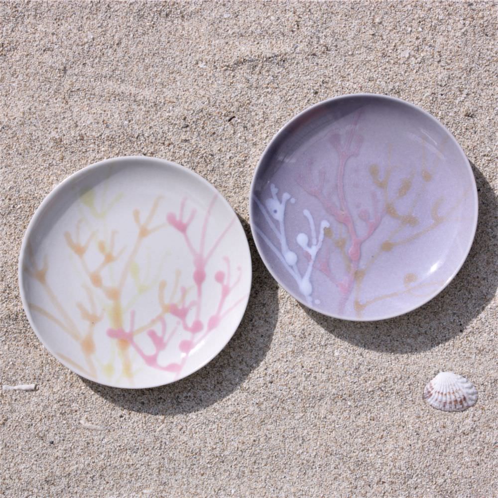 沖縄の海の縁起の珊瑚の小皿・取り皿/2枚セット/白色×薄紫色 【結婚式 ギフト 内祝い 結婚祝い 出産祝い】