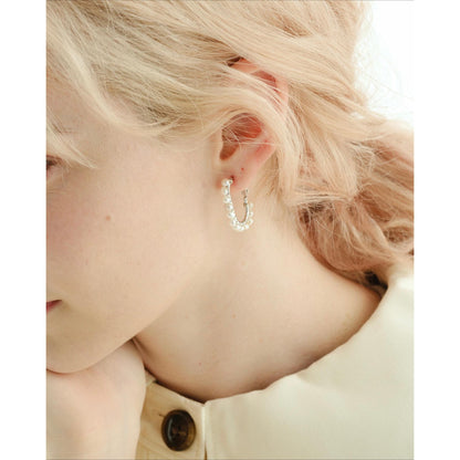 silver oval pearl hoop