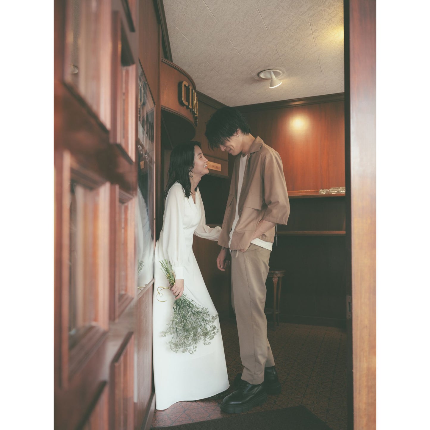 映画館貸し切り「シネコヤ」ロケーションフォト【結婚式 写真 フォトウェディング】