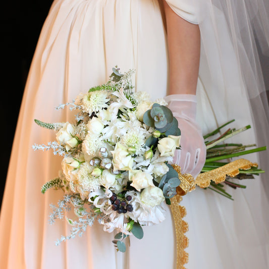 【生花】クラッチブーケ(ブートニア付き) 【結婚式 フラワー 生花 ブーケ ブートニア オーダーメイド】