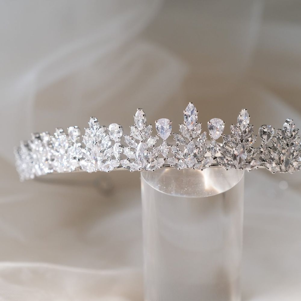 【ヘッドドレス】ティアラ ジルコニア ブライダルヘッドドレス シルバー w35-ti36【結婚式 ヘアアクセサリー】