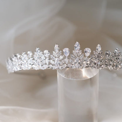 【ヘッドドレス】ティアラ ジルコニア ブライダルヘッドドレス シルバー w35-ti36【結婚式 ヘアアクセサリー】