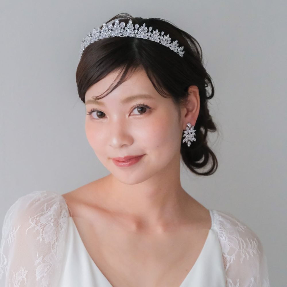 【ヘッドドレス】ティアラ ジルコニア ブライダルヘッドドレス シルバー w35-ti36【結婚式 ヘアアクセサリー】