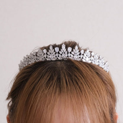 【ヘッドドレス】ティアラ ジルコニア ブライダルヘッドドレス シルバー w35-ti36【結婚式 ヘアアクセサリー】