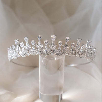 【ヘッドドレス】ティアラ ジルコニア ブライダルヘッドドレス シルバー w36-ti37【結婚式 ヘアアクセサリー】