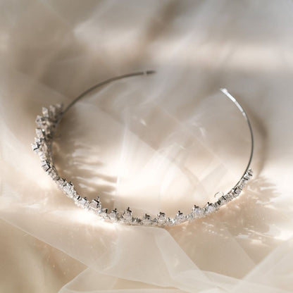 【ヘッドドレス】ティアラ ジルコニア ブライダルヘッドドレス シルバー w36-ti37【結婚式 ヘアアクセサリー】