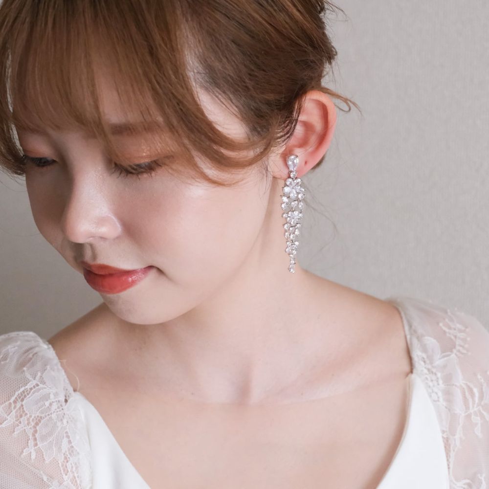【イヤリング】ジルコニア ビジュー ブライダル シルバー w40-pe128【結婚式 ピアス イヤリング】