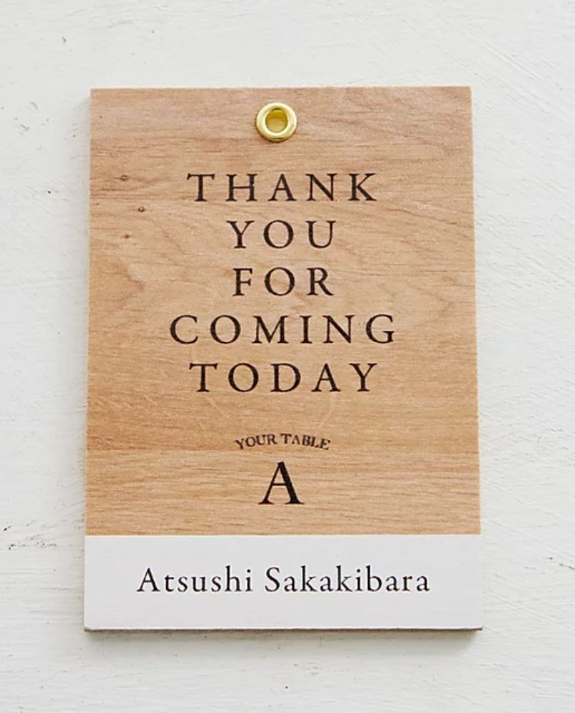 【結婚式 ペーパー】木製エスコートタグ DESIGN B 裏面メニュー表