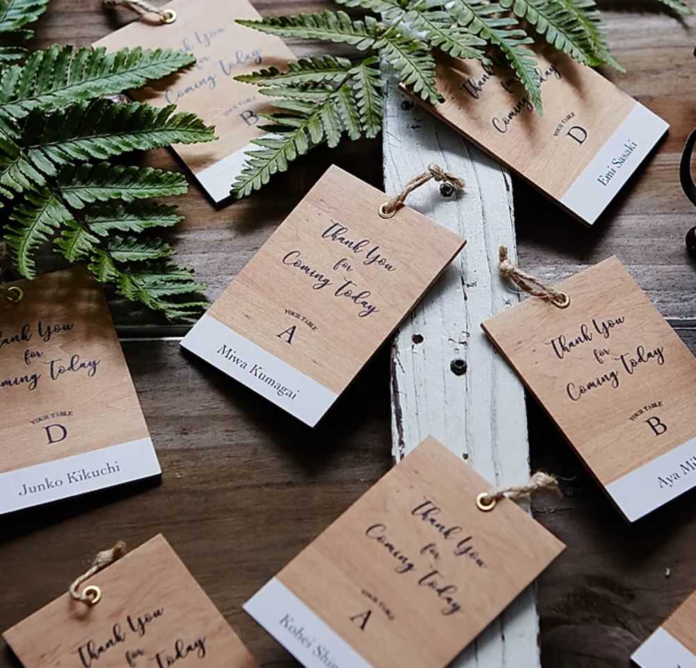 【結婚式 ペーパー】木製エスコートタグ DESIGN B 裏面メニュー表