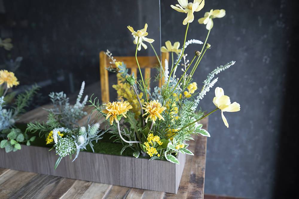 アーティフィシャルフラワー 】卓上アクリルパーテーション イエロー