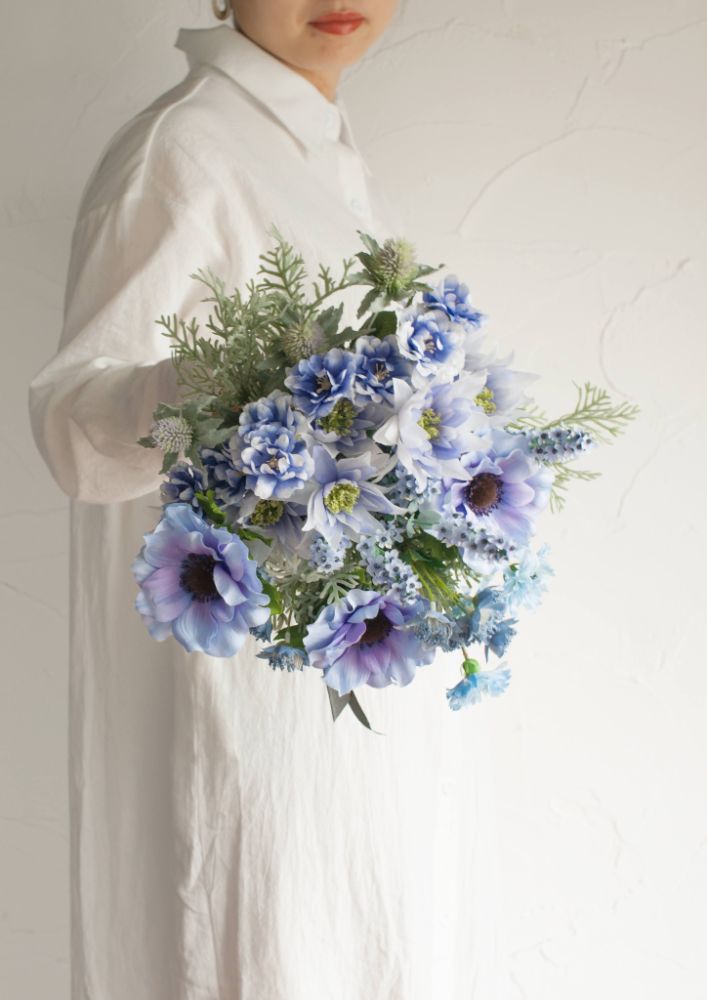 【造花】Natural-Garden 空色のクラッチブーケ 【結婚式 フラワー 造花 ブーケ ブートニア】
