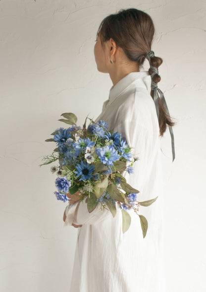 【造花】Natural-Gardenスカイブルーのクラッチブーケ 【結婚式 フラワー 造花 ブーケ ブートニア】