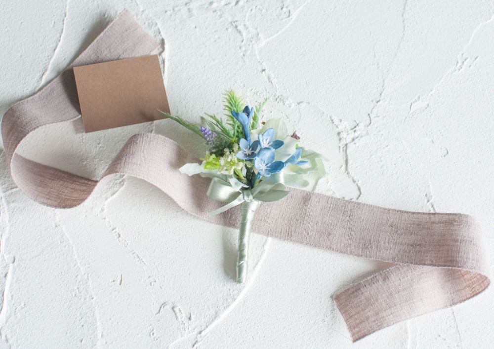 【造花】Natural-Gardenスカイブルーのクラッチブーケ 【結婚式 フラワー 造花 ブーケ ブートニア】