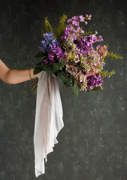 【造花】Urban-Rastic 赤紫のライラックブーケ 【結婚式 フラワー 造花 ブーケ ブートニア】