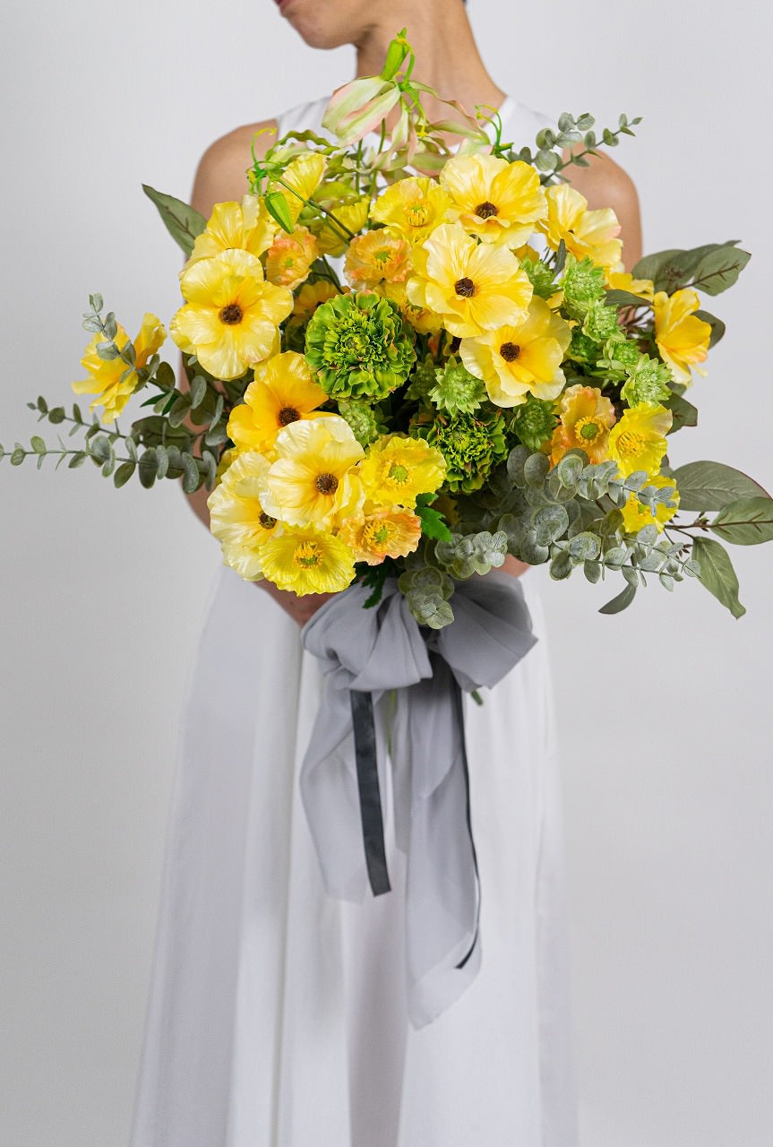 【造花】輝くイエローとグレーの遊び心のあるブーケ 【結婚式 フラワー 造花 ブーケ ブートニア】