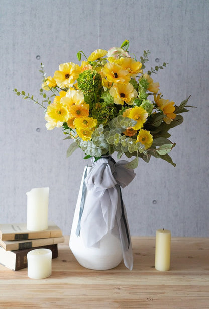 【造花】輝くイエローとグレーの遊び心のあるブーケ 【結婚式 フラワー 造花 ブーケ ブートニア】