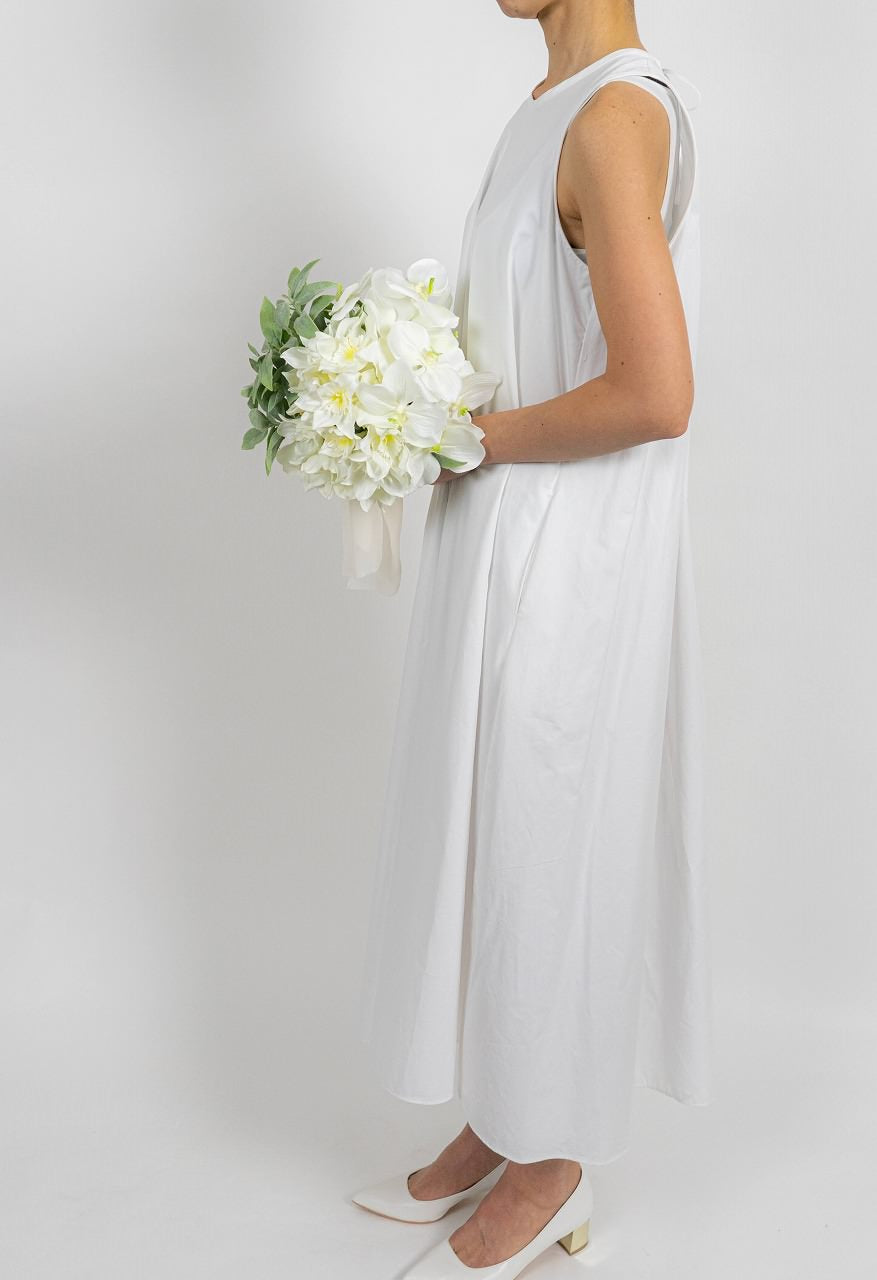 【造花】白の贅沢ブーケ 上品で清楚な仕上がり 【結婚式 フラワー 造花 ブーケ ブートニア】