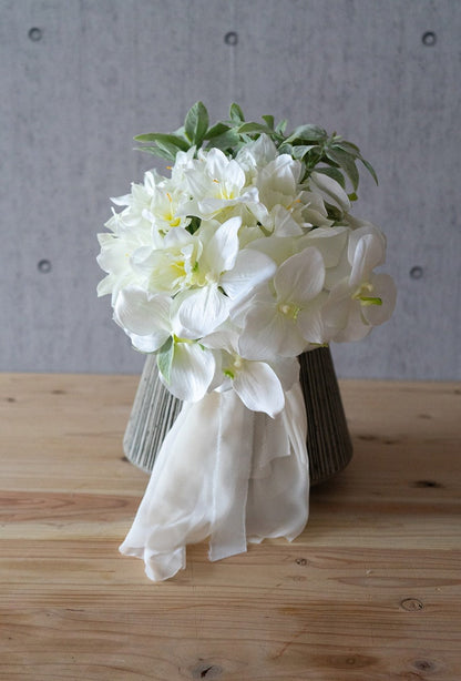 【造花】白の贅沢ブーケ 上品で清楚な仕上がり 【結婚式 フラワー 造花 ブーケ ブートニア】