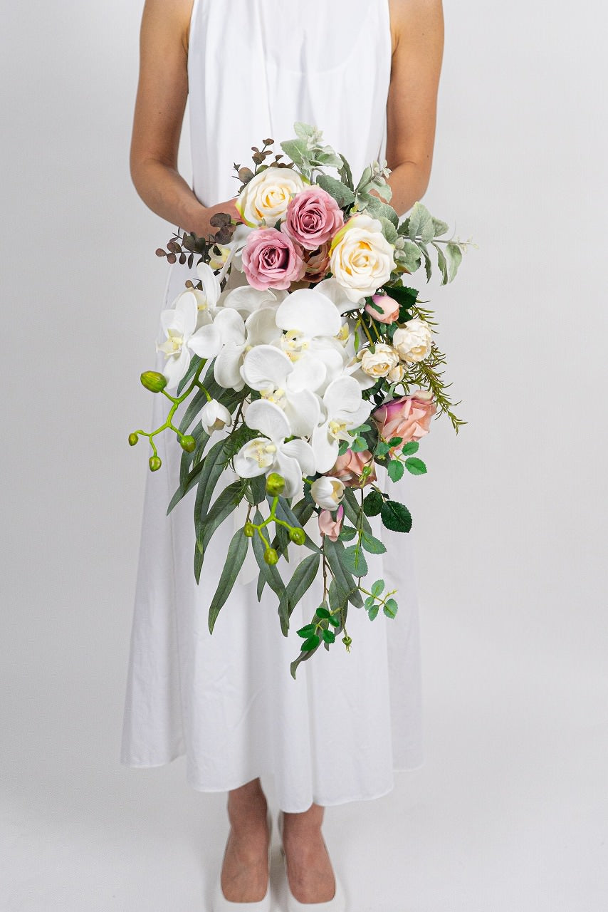 【造花】大人スイートなコチョウランのブーケ 【結婚式 フラワー 造花 ブーケ ブートニア】