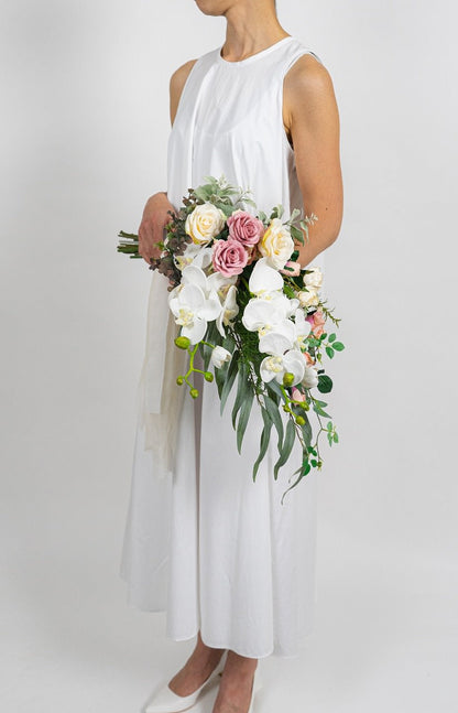 【造花】大人スイートなコチョウランのブーケ 【結婚式 フラワー 造花 ブーケ ブートニア】