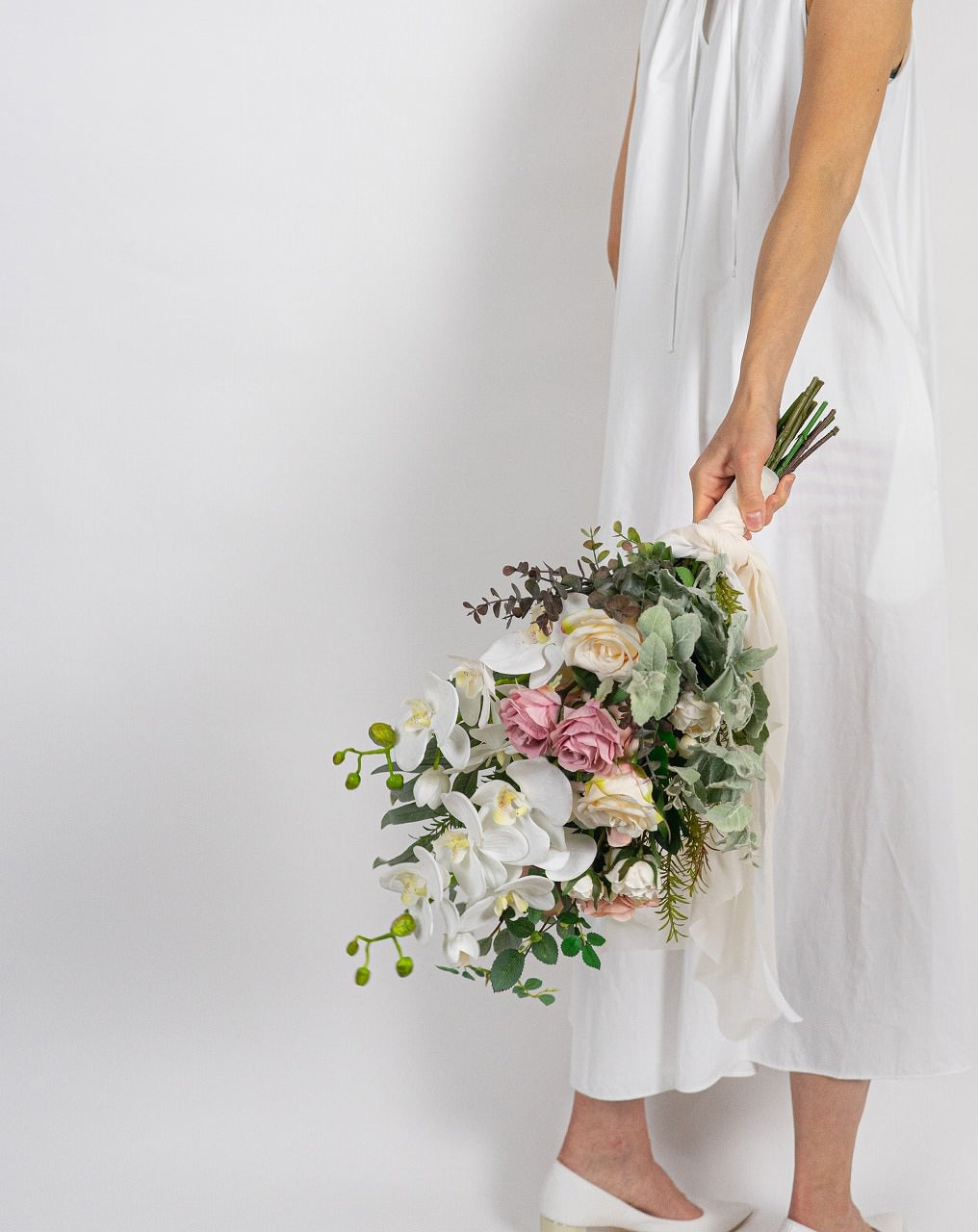 【造花】大人スイートなコチョウランのブーケ 【結婚式 フラワー 造花 ブーケ ブートニア】