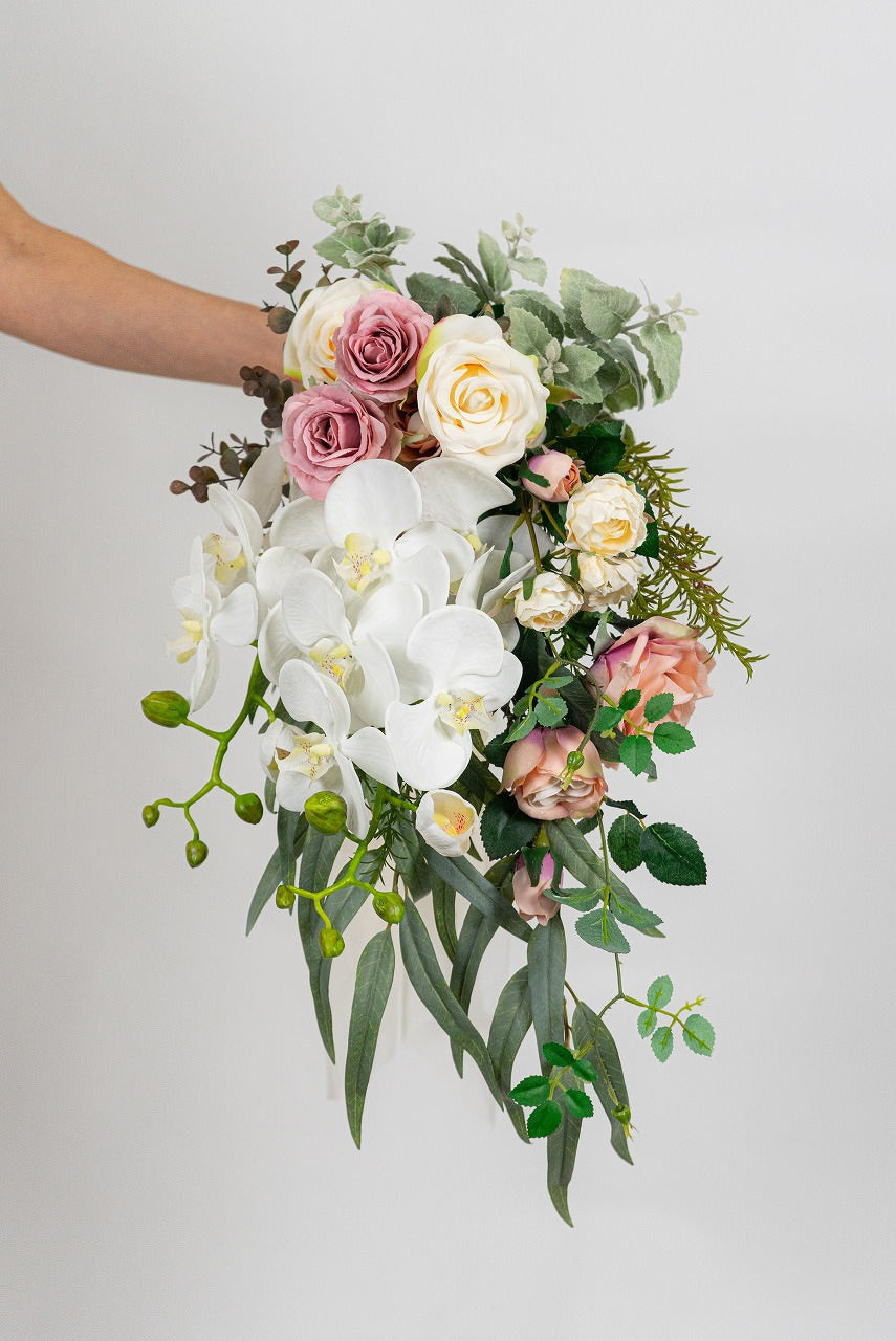 【造花】大人スイートなコチョウランのブーケ 【結婚式 フラワー 造花 ブーケ ブートニア】