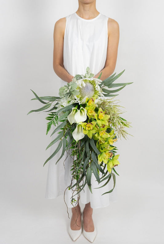 【造花】人気のプロテアとカラーのブーケ 【結婚式 フラワー 造花 ブーケ ブートニア】