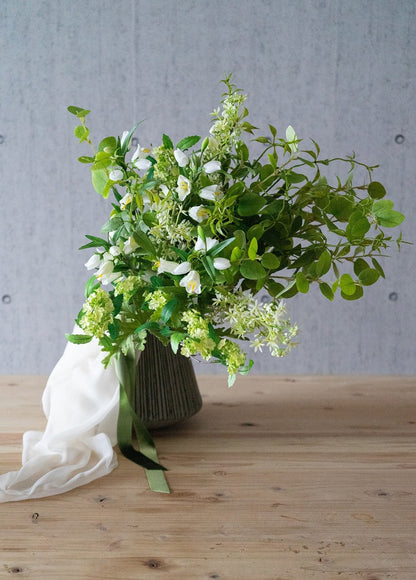 【造花】グリーン使いがおしゃれ 瑞々しいナチュラルなブーケ 【結婚式 フラワー 造花 ブーケ ブートニア】
