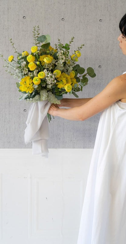 【造花】ふんわりラナンキュラスの笑顔輝くイエローブーケ 【結婚式 フラワー 造花 ブーケ ブートニア】